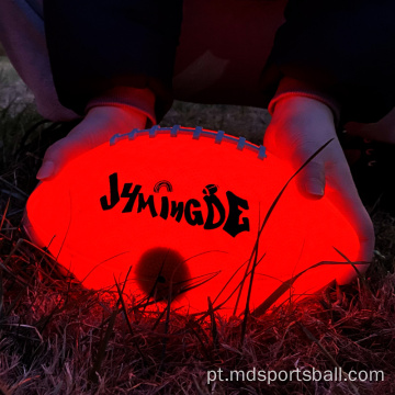 Brilho na bola de futebol escuro LED